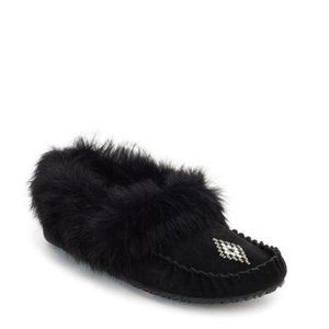 Manitobah Mukluks Moccasins - Size 7